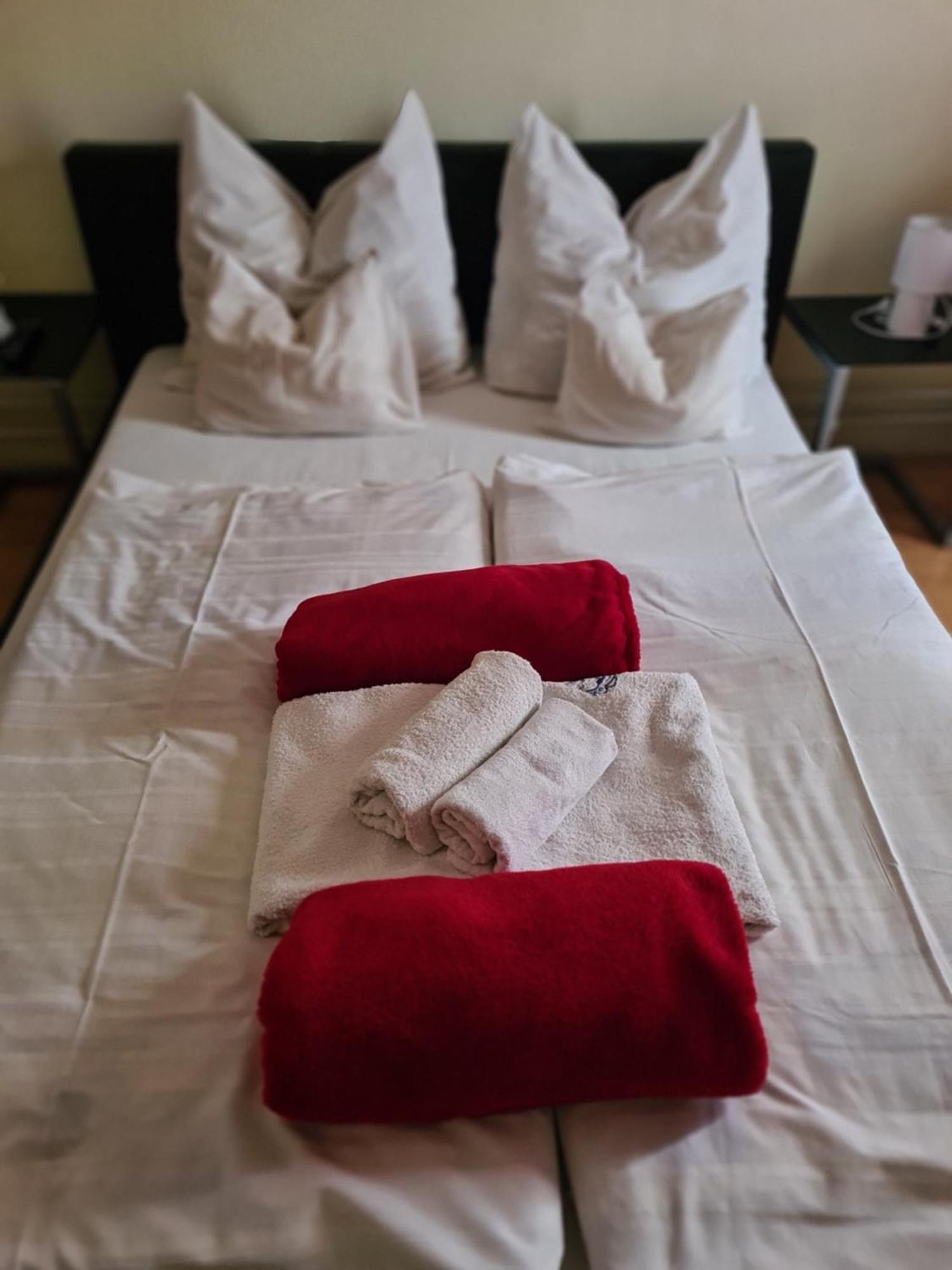 Hotel Oroszlan Szigetvár Zewnętrze zdjęcie