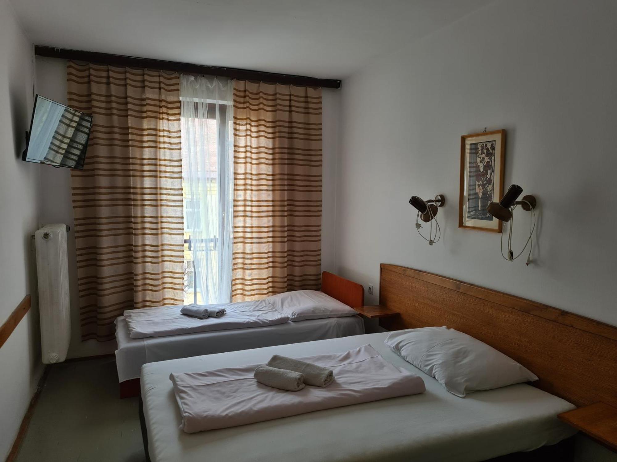 Hotel Oroszlan Szigetvár Zewnętrze zdjęcie
