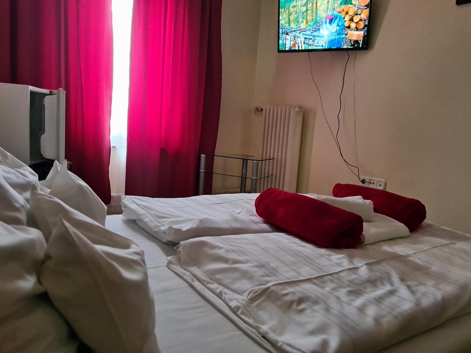 Hotel Oroszlan Szigetvár Zewnętrze zdjęcie
